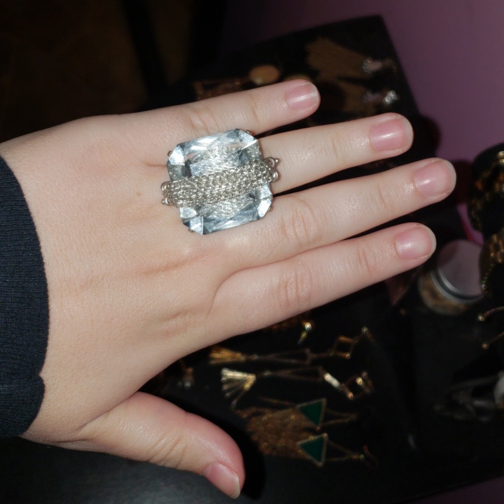 Diamond stretchy ring.